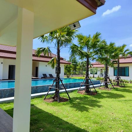 Isan Golf & Adventure Hotel Udon Thani Exterior photo