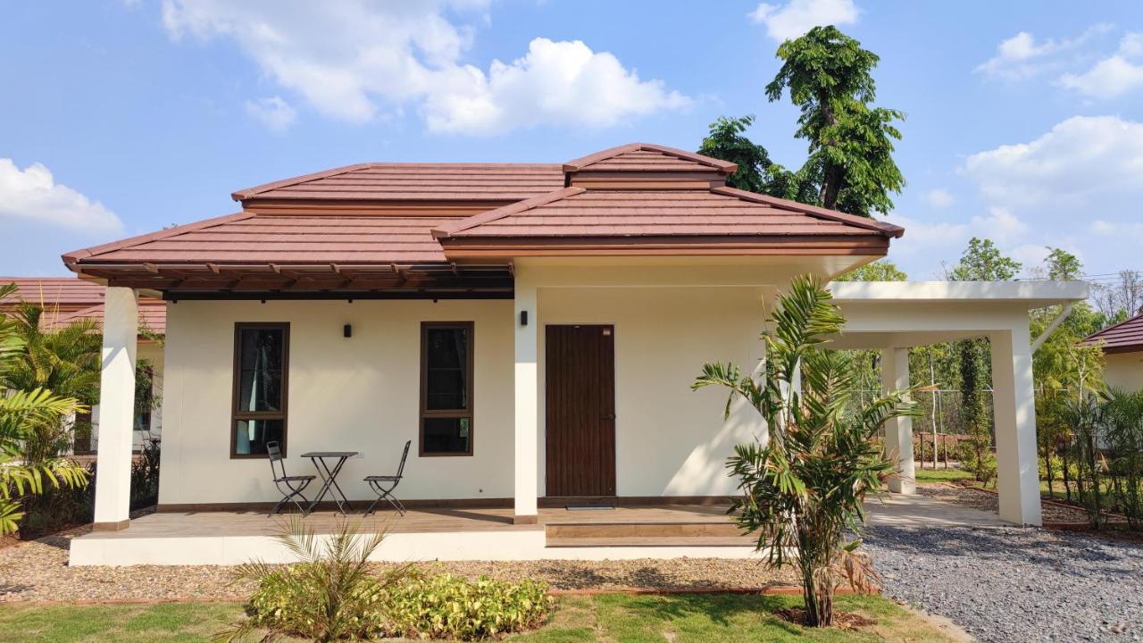 Isan Golf & Adventure Hotel Udon Thani Exterior photo