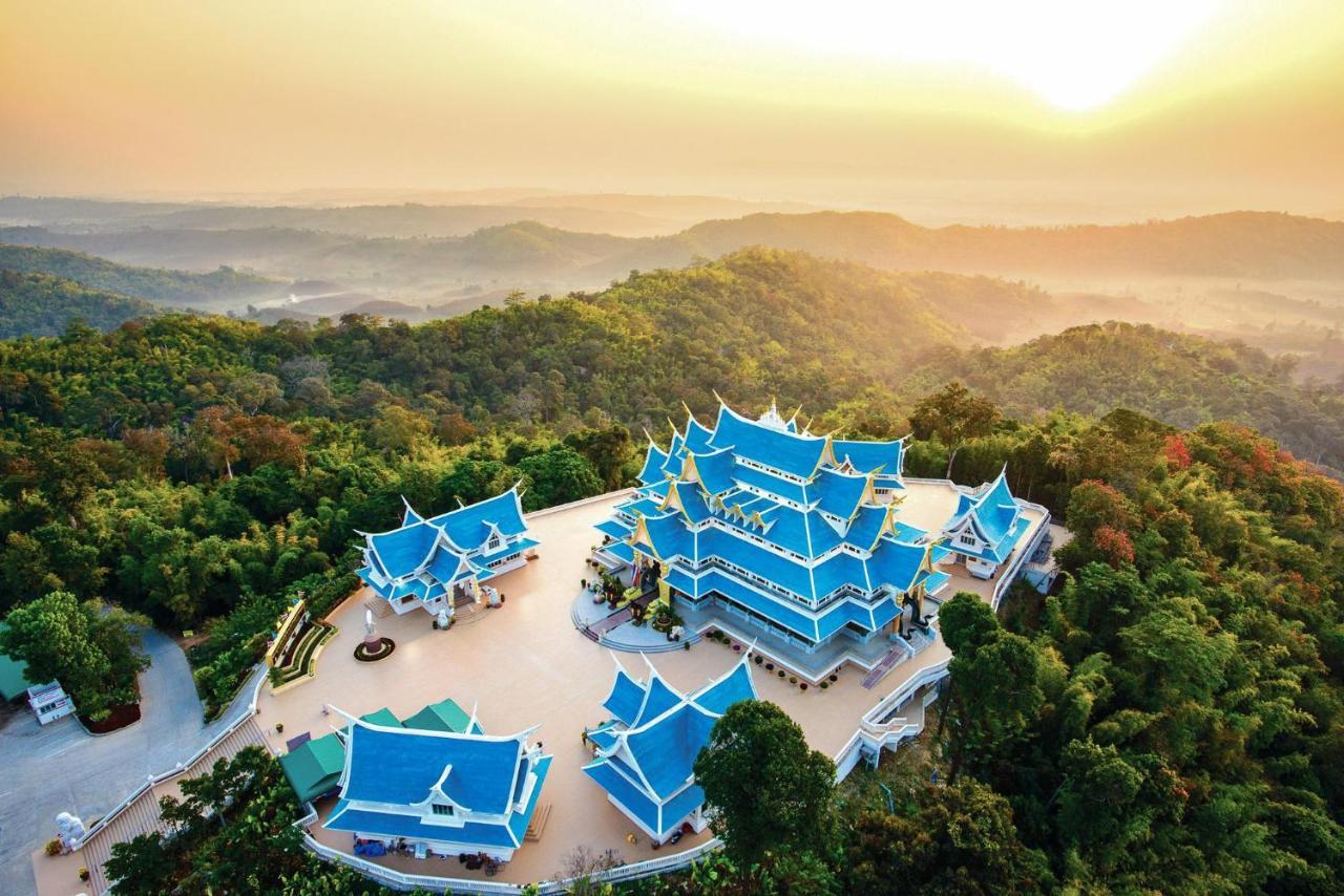 Isan Golf & Adventure Hotel Udon Thani Exterior photo