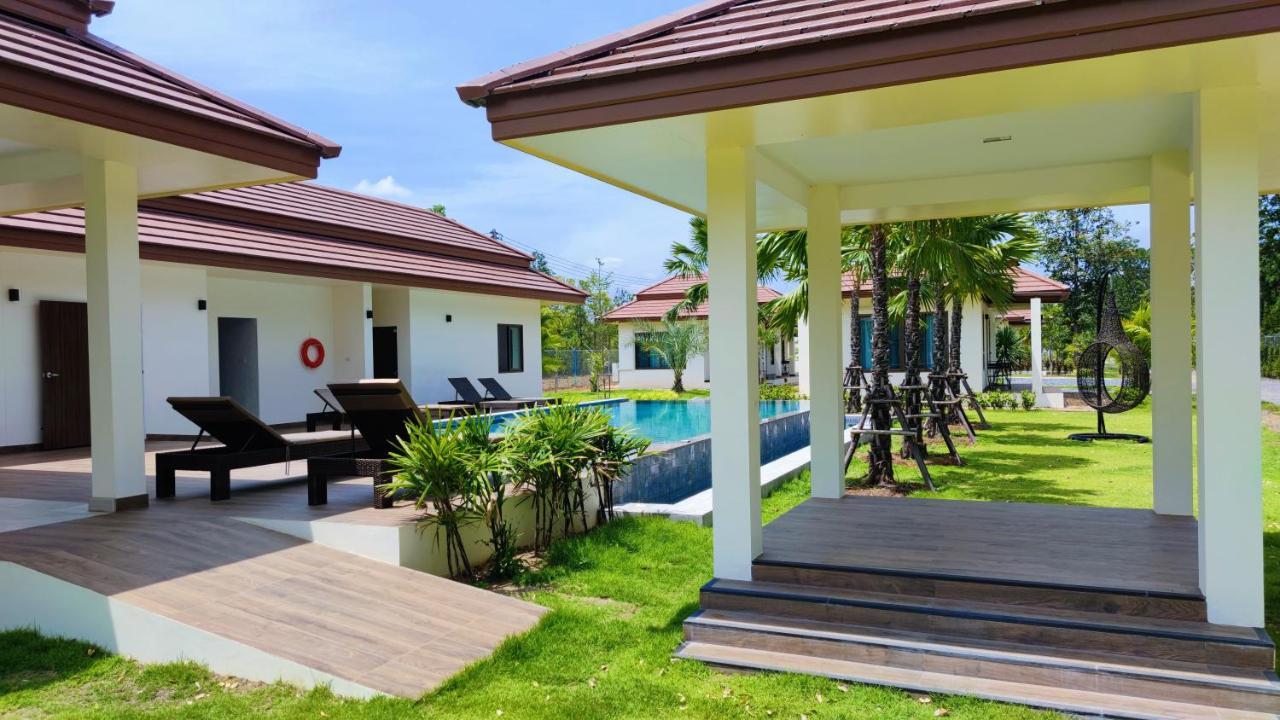Isan Golf & Adventure Hotel Udon Thani Exterior photo
