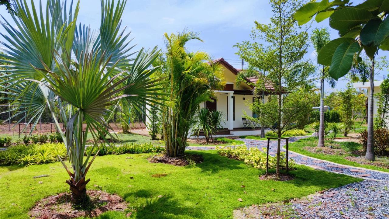 Isan Golf & Adventure Hotel Udon Thani Exterior photo