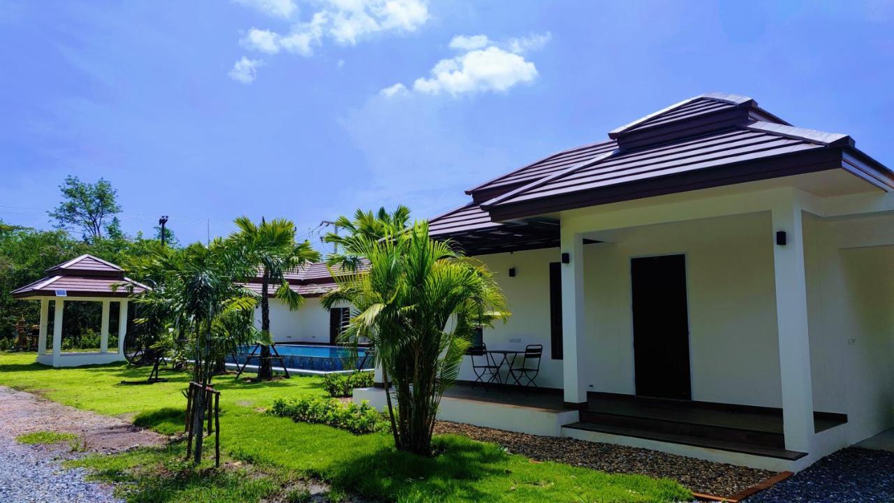 Isan Golf & Adventure Hotel Udon Thani Exterior photo
