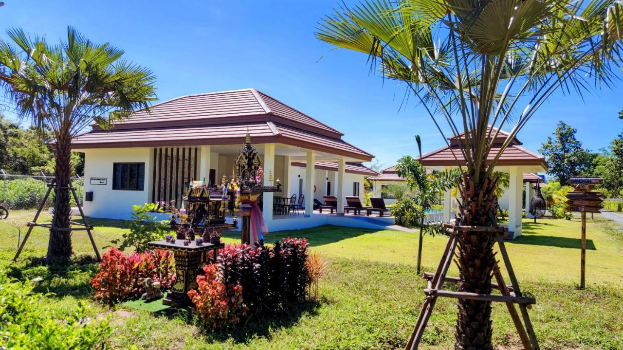 Isan Golf & Adventure Hotel Udon Thani Exterior photo