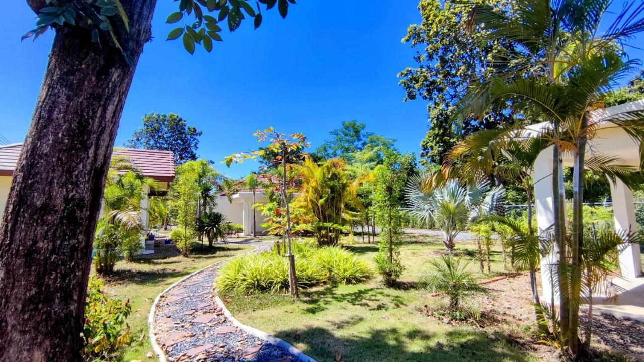 Isan Golf & Adventure Hotel Udon Thani Exterior photo