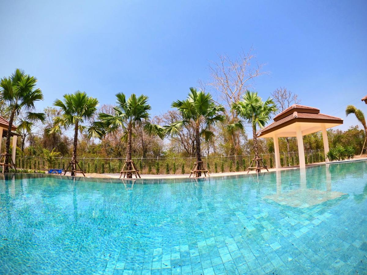 Isan Golf & Adventure Hotel Udon Thani Exterior photo